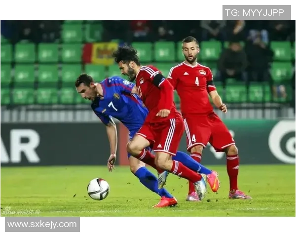 沙发足球明星有哪些值得关注的名字和他们的精彩瞬间分享