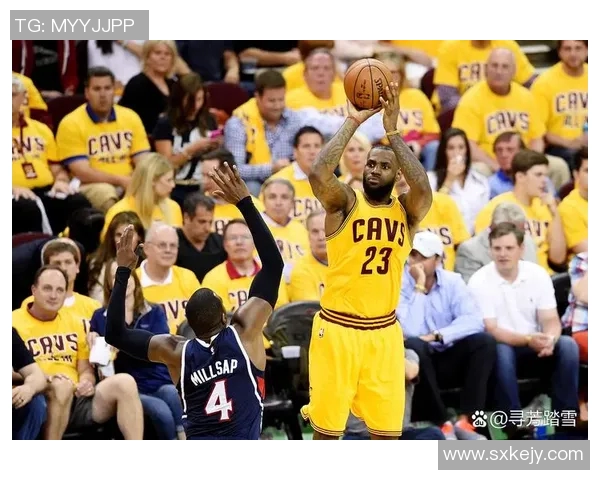 新赛制下湖人与勇士的激烈对决引发球迷热议与期待